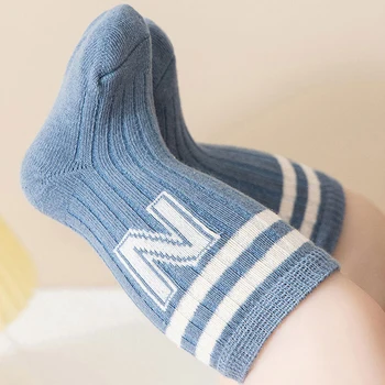 Детски възли меки модни чорапи с главни букви в корейски стил, детски чорапи-тръби, високи дълги чорапи за малки момчета и момичета, ежедневни чорапи