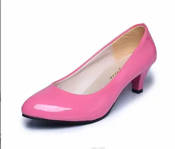 Нови Дамски обувки Червен, Бял на Цвят с Висок Ток, Чубрица Сватбени обувки на среден Ток С Остър Пръсти Телесен Цвят Черен Гумени Подметки На обувки с Високи токчета